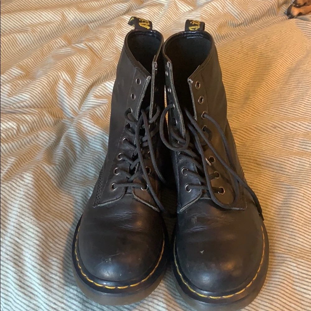 Dr. Martens 1460 WOMEN'S SMOOTH LEATHER BOOTS